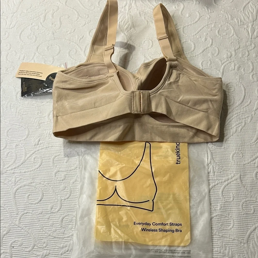 Truekind Everyday Straps Wireless Comfort Shaping Bra. Shapewear. NWT.